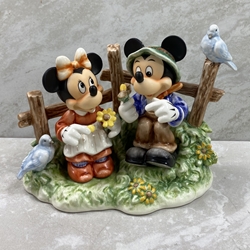 17-381-15, M.I. Hummel Figurines / Disney Figurine, First Love, 154 of 750, Tmk 6