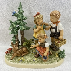 M.I. Hummel 2320 Follow That Fawn, 0276 of 1,000, Tmk 9