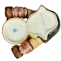 M.I. Hummel 312 Honey Lover, Tmk 2