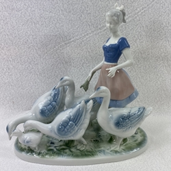 Gerold Porzellan 7048 Girl with Geese, Bavaria West Germany