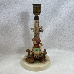 M.I. Hummel 225 Just Resting, Table Lamp Tmk 2