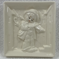 M.I. Hummel 93 Little Fiddler Plaque, White, Arbeitsmuster, M.I. Hummel Signature Back, Tmk 6