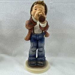 M.I. Hummel 85/III Serenade Tmk 8